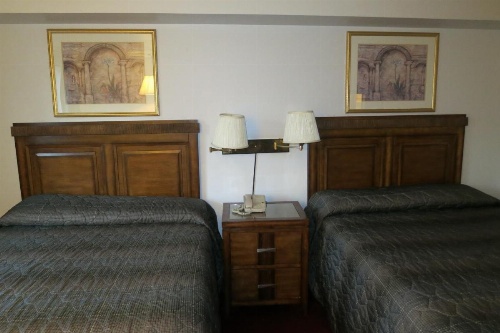 Bay City Motor Inn image 24