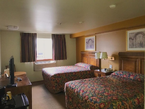Bay City Motor Inn image 32