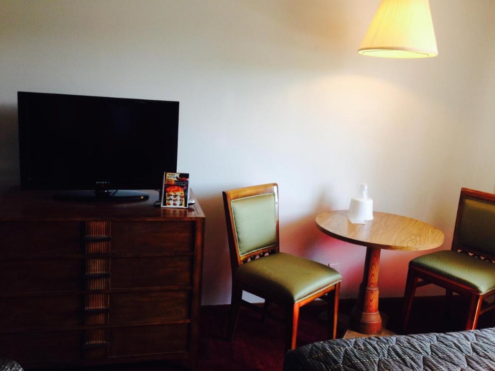 Bay City Motor Inn Image 6